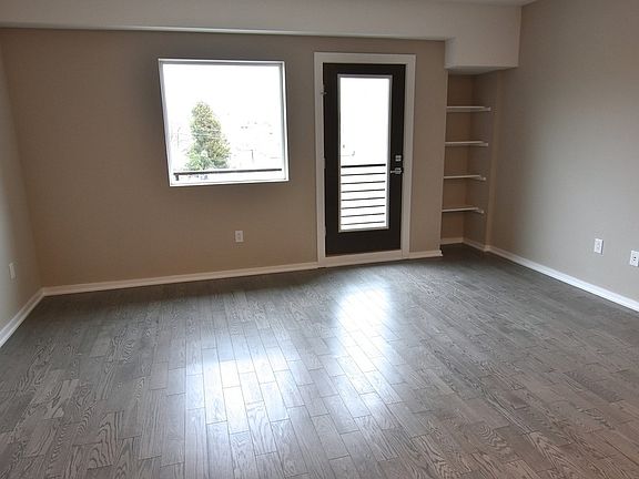 3rd image of 958 Shackamaxon St #3