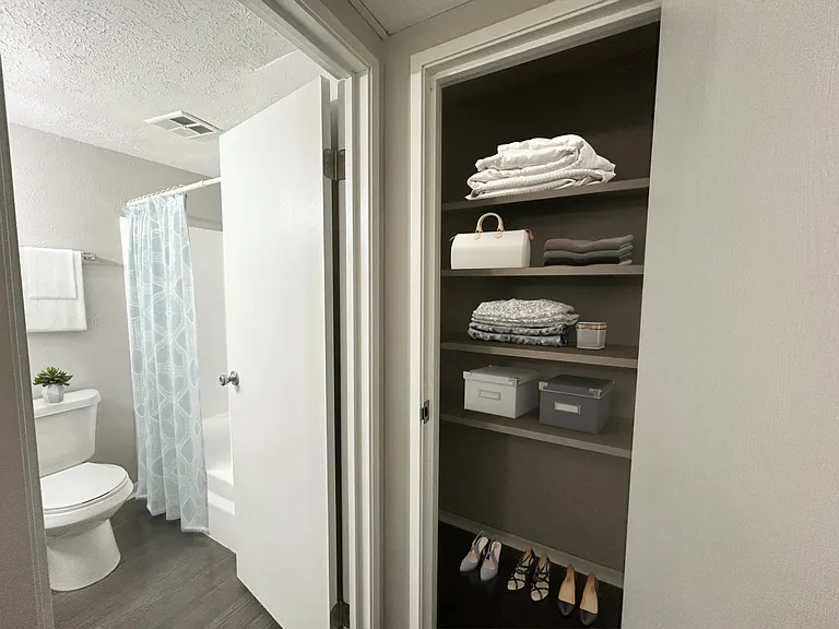 Secor Flats — Photo 30