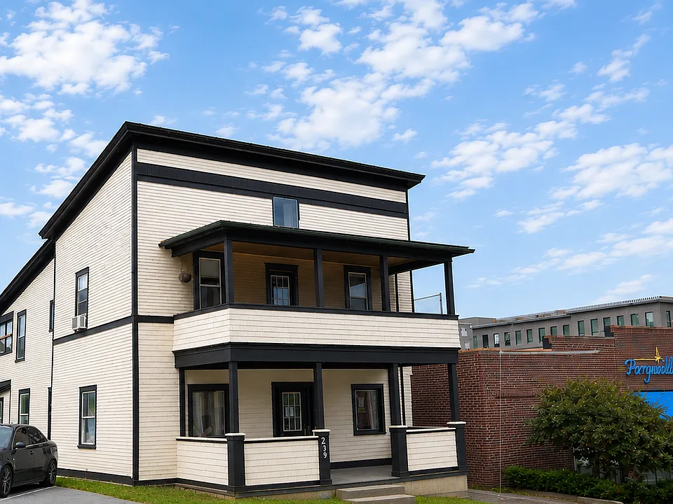 239 Main St #239