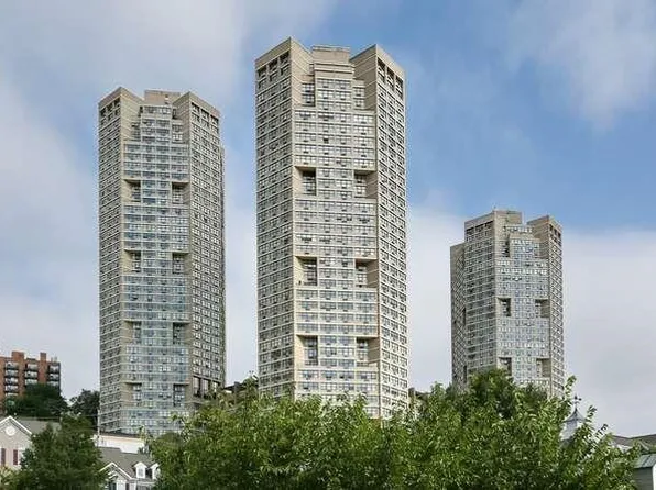 7000 Blvd East image 1 of 33