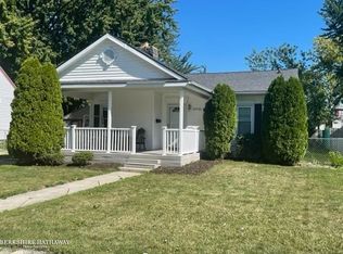 22725 Ridgeway St, Saint Clair Shores, MI 48080