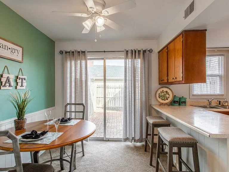 Yorktown Colony Apartments — Photo 19