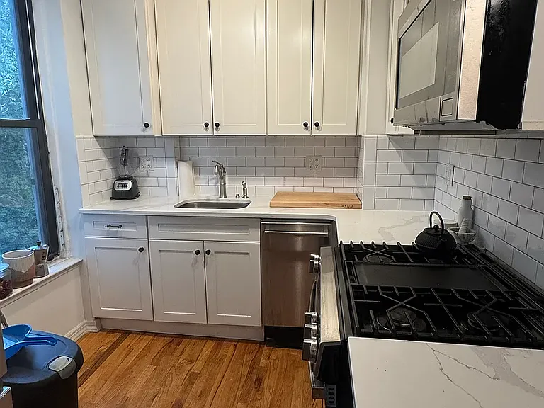 313 Clinton St #4 — Photo 2