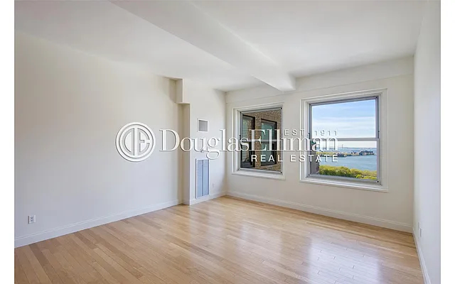 Rented by Douglas Elliman | media 19
