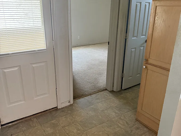 378 S Memorial St #402 — Photo 5