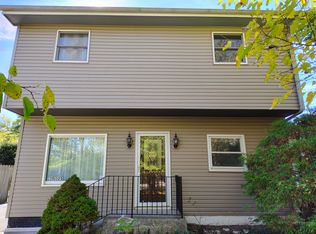 35W325 Lambert Ave, St Charles, IL 60174