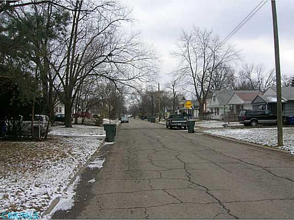 2nd image of 3050 Pontiac St