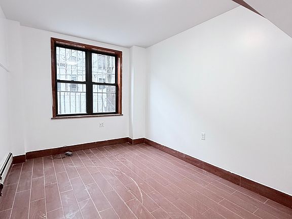 3rd image of 916 41st St #2F