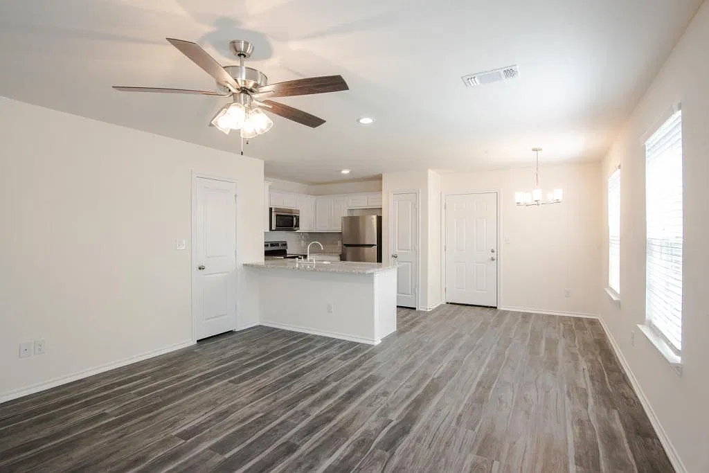 1516 Kennedy St, Unit B — Photo 4