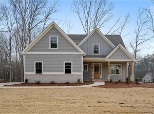 275 Stonegate Ct, Dallas, GA 30157