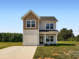 102 Red Cedar Ln, Statesville, NC 28625