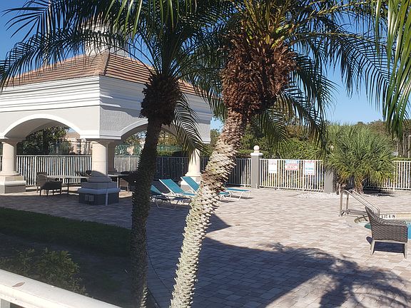 5th image of 13941 Fairway Island Dr APT 722