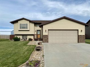 719 Radial Ln, Box Elder, SD 57719