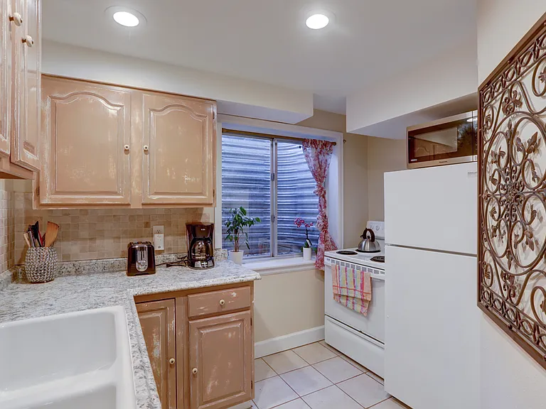 LARGE KITCHEN SINK