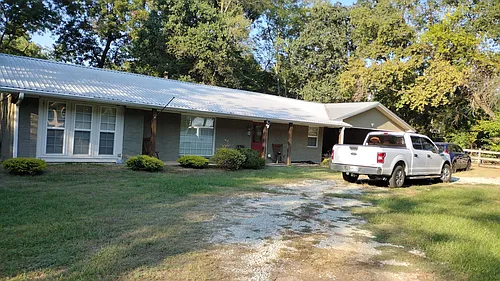 805 Harkey St Photo 1