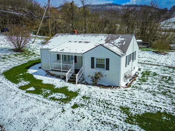 18 Old Quarry Rd, Saltville, VA 24370