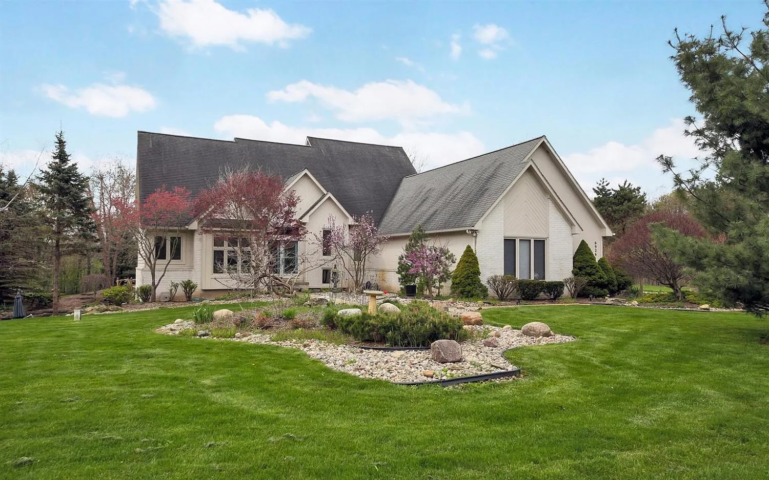 6926 Simon Dr photo 1