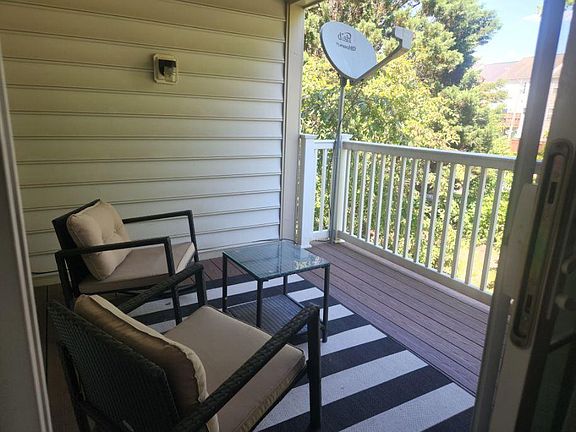 5th image of 8214 Catbird Cir Unit 202