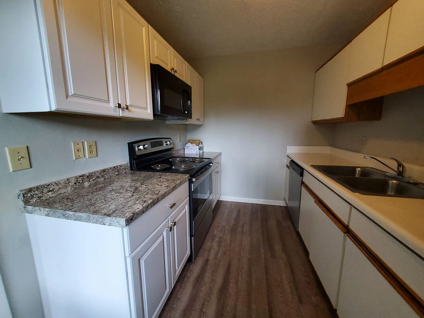 3392-13 Galleria Dr ~ Galleria Place — Photo 3