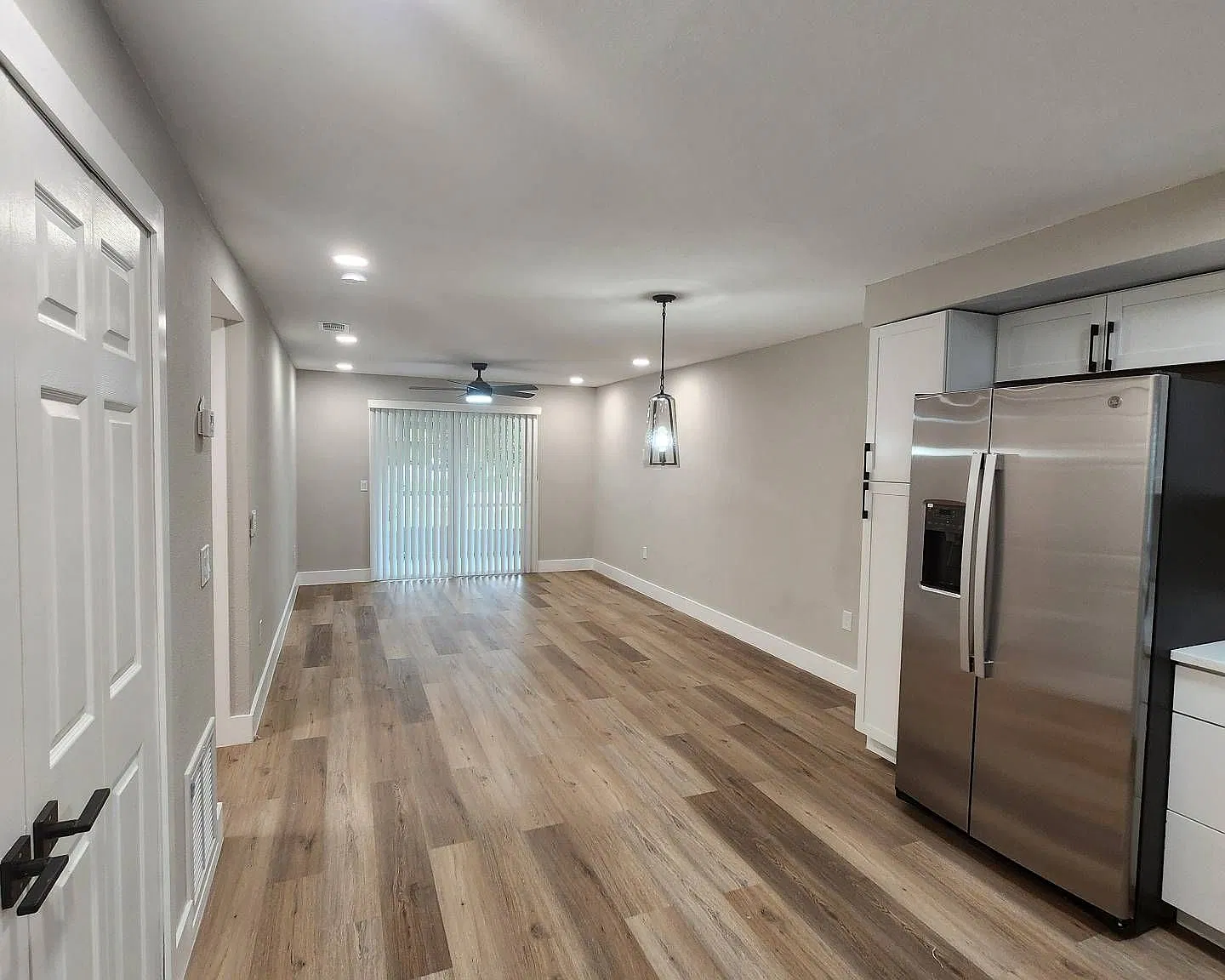 Beautifully Renovated 2-Bedroom, 2-Bath Rental in Buena Ventura Lakes! — Photo 4