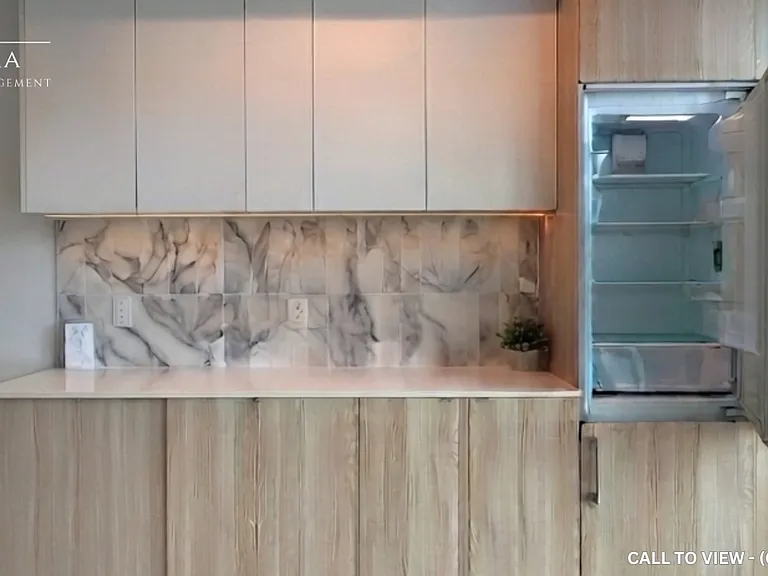 500 Dupont St #606 — Photo 3