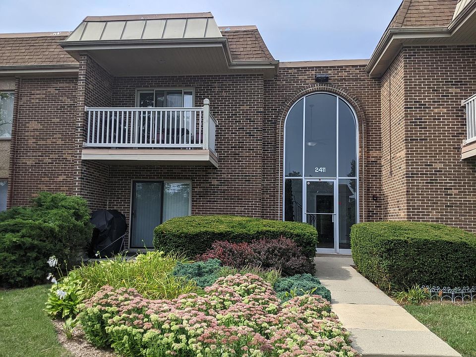 1st image of 2411 N Kennicott Dr APT 1B