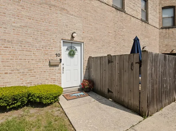 3713 Grand Blvd Unit 10, Brookfield, IL 60513