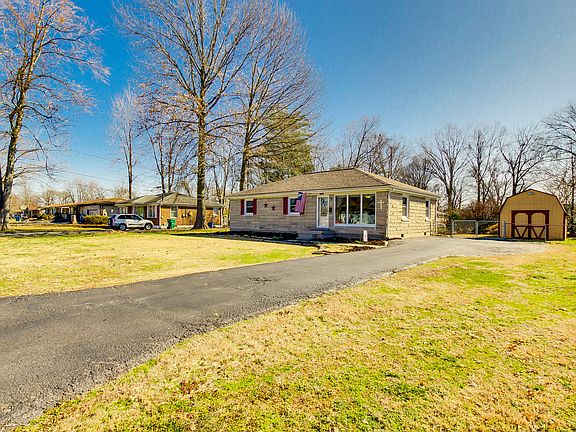 2nd image of 10403 Casalanda Dr
