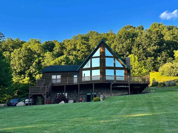 674 Lakeview Dr, Horner, WV 26372