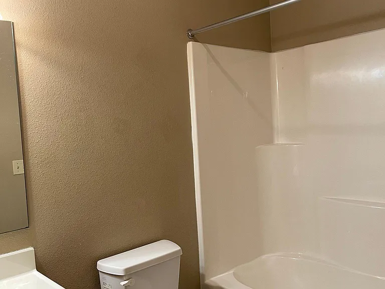 551 S Linn St #12 — Photo 15