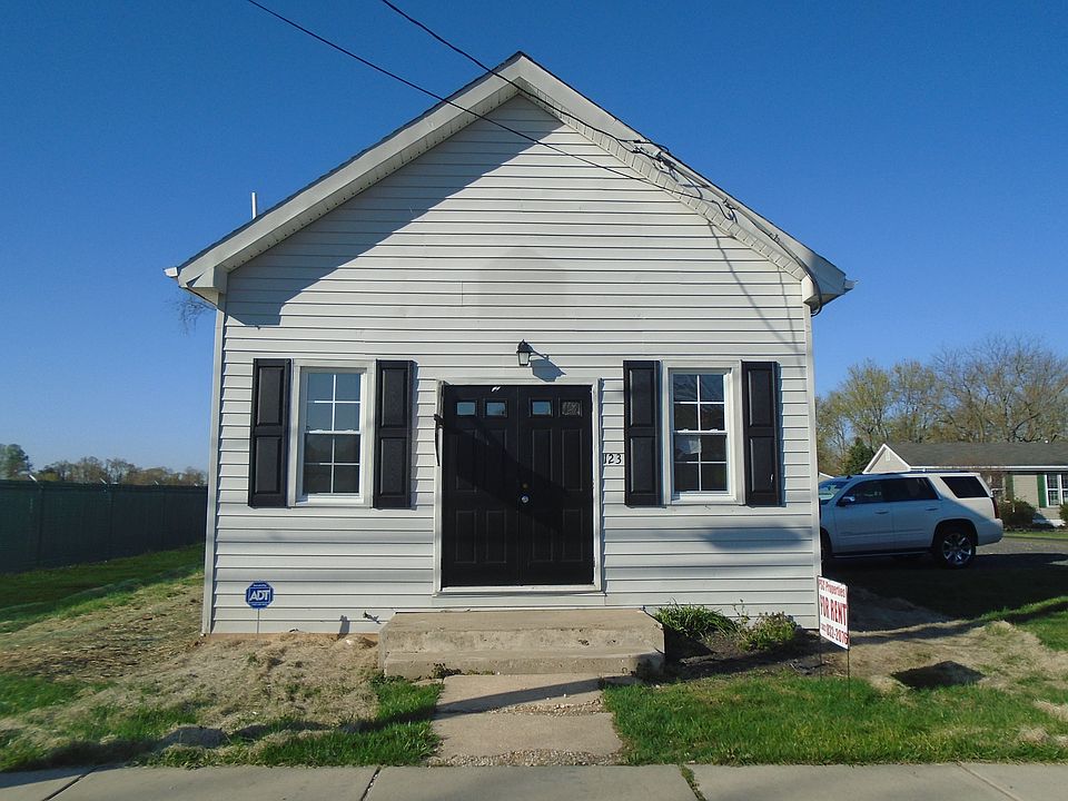 1st image of 123 5th St