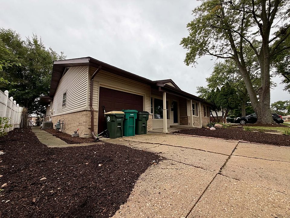 1st image of 281 Victoria Ln