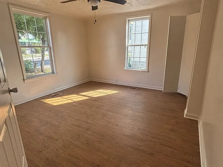 836 W Sprague St — Photo 5