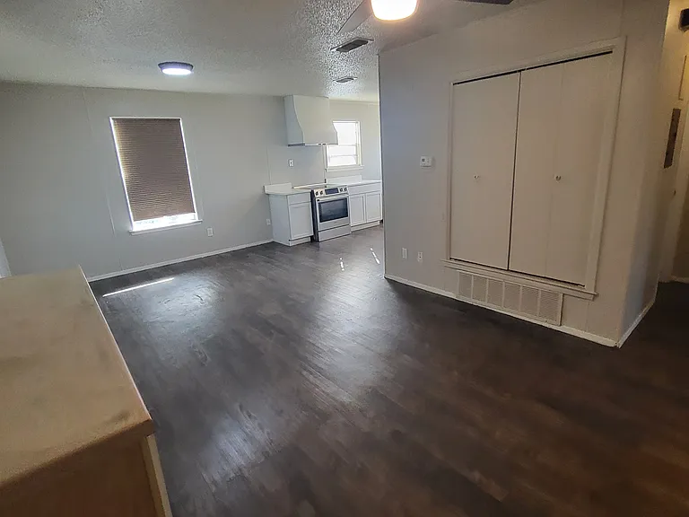 403 Wyeth St #A — Photo 11
