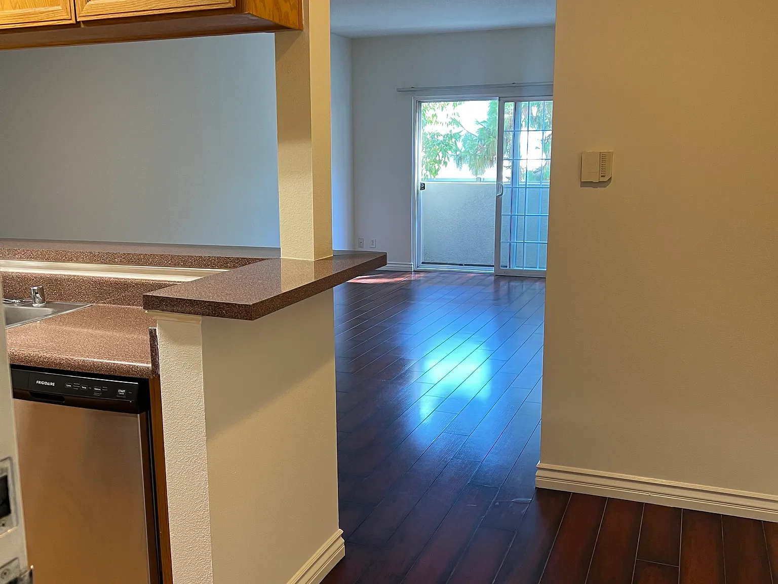 15332 Weddington St — Photo 2