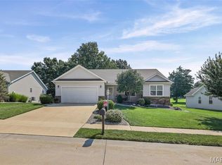 6409 Winter Ct, Godfrey, IL 62035