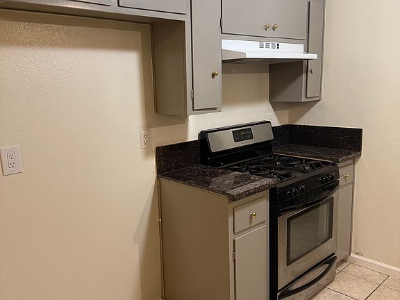 Kitchen Stove area