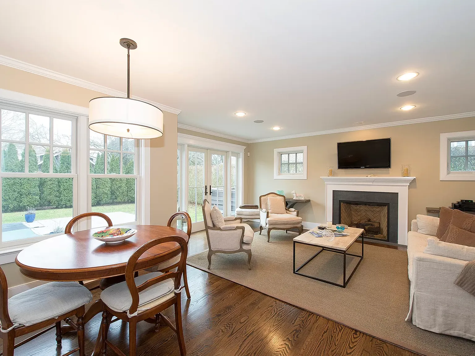4 Bedroom Village Rental — Photo 4