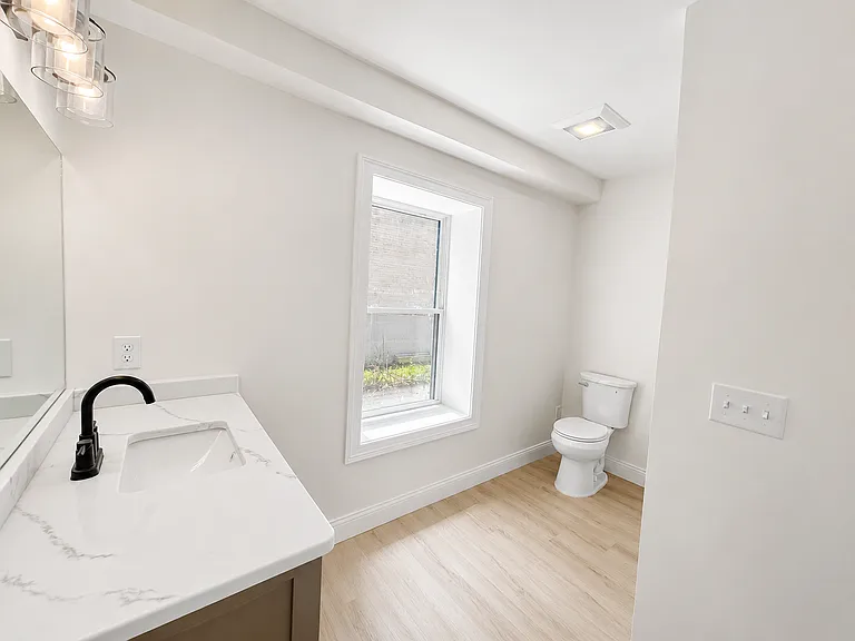 105 Watson Ave — Photo 8