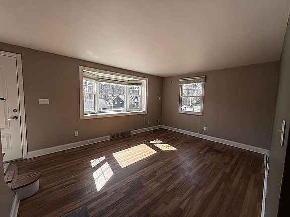 3rd image of 11021 Wren Dr