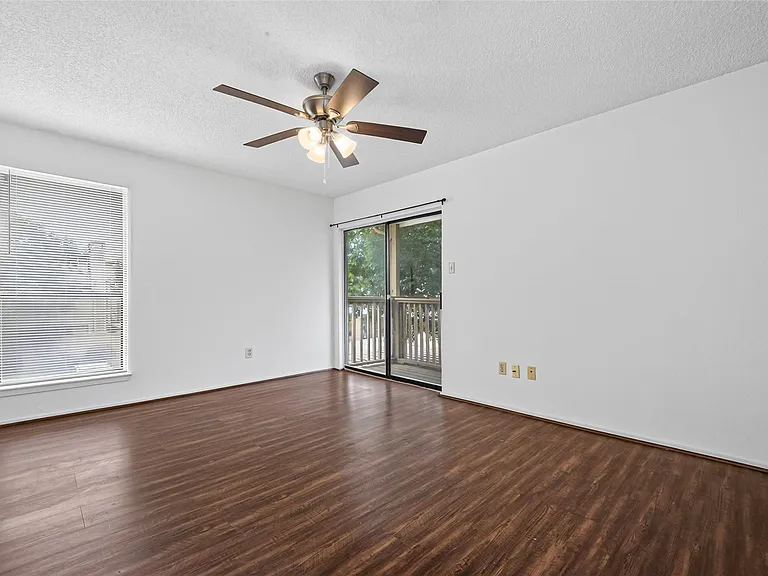 9435 Pagewood Ln — Photo 32