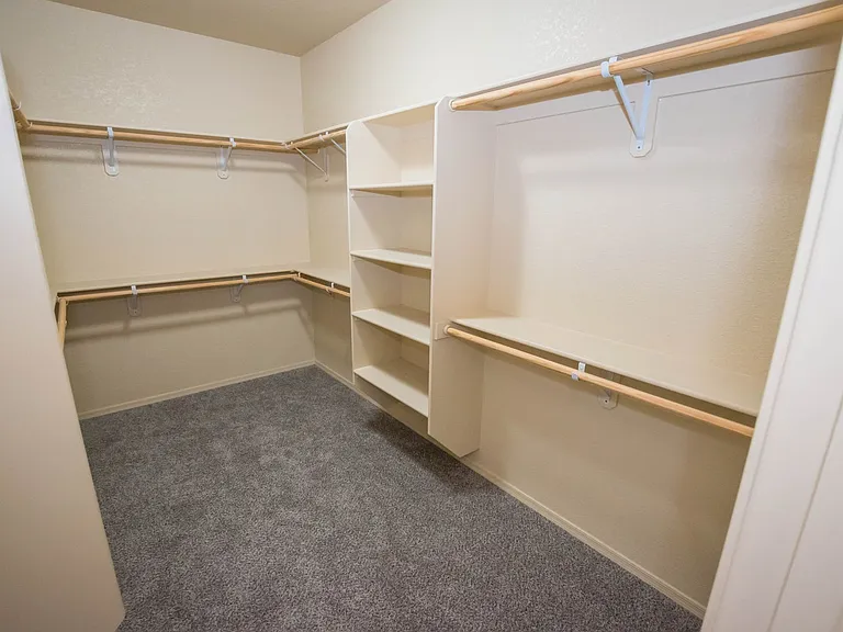 278 Bainbridge Dr — Photo 25