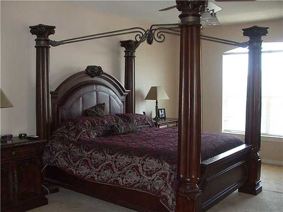 3rd image of 3745 Tierra Sophia Dr