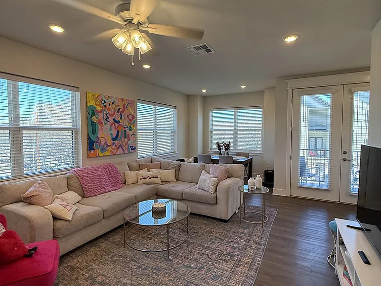 610 N Whitham Ave #3 — Photo 5