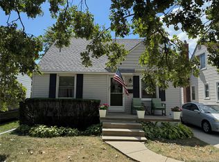 8060 Standard Ave, Center Line, MI 48015