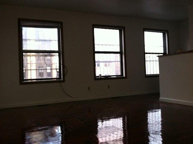 1st image of 814 Willoughby Ave #2