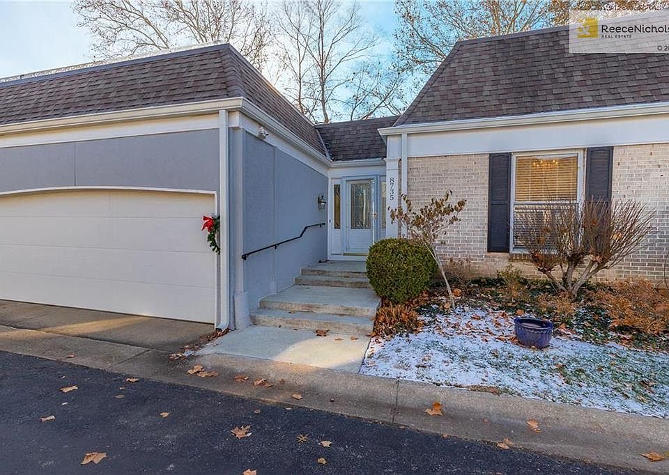 Updated Ranch Unit with 2 Bedrooms, 3 Full Baths & 2 Car Garage