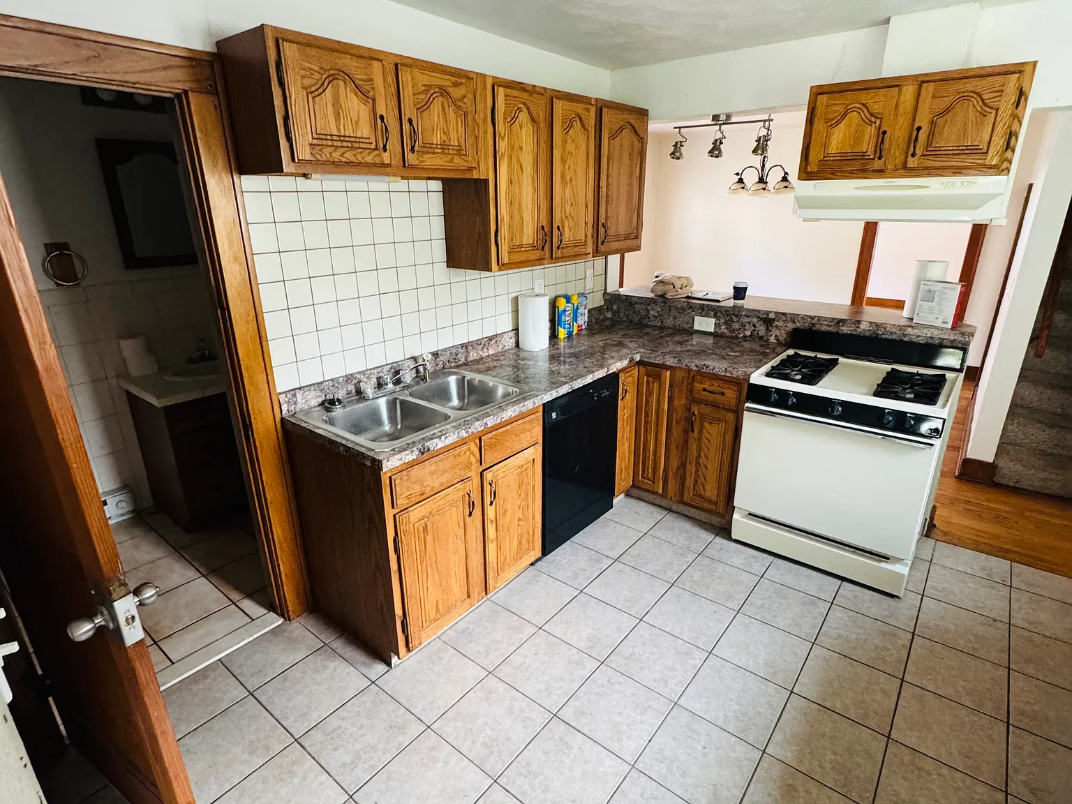 23 Robble Ave — Photo 4