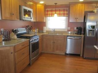 22 Penncastle St, Springfield, MA 01129