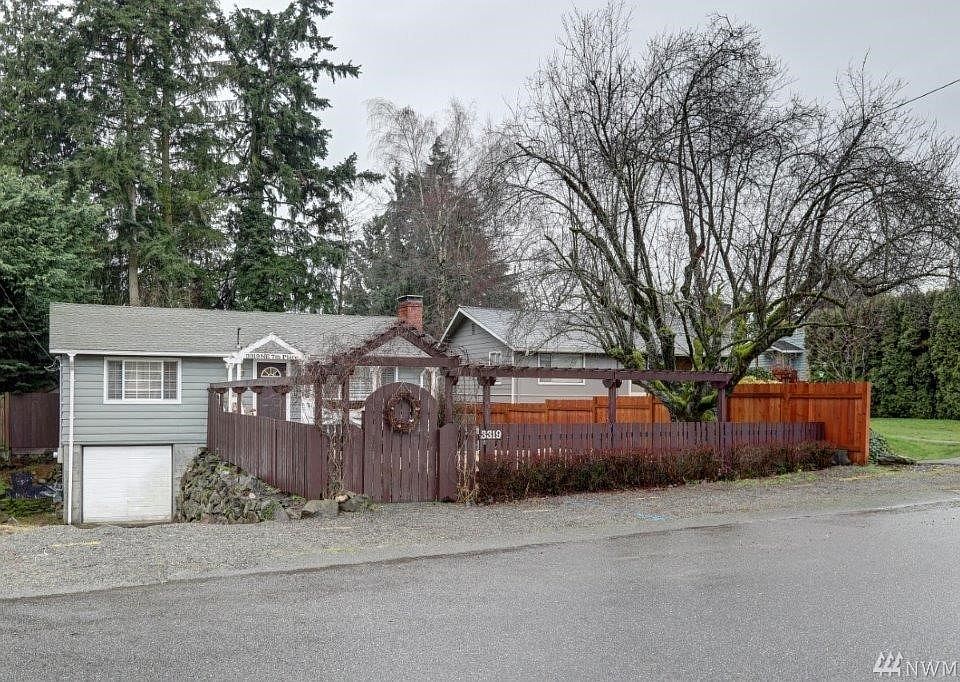 Charming Cape Cod Style Home!